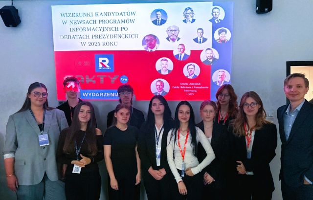 Zespół podczas konferencji.jpg